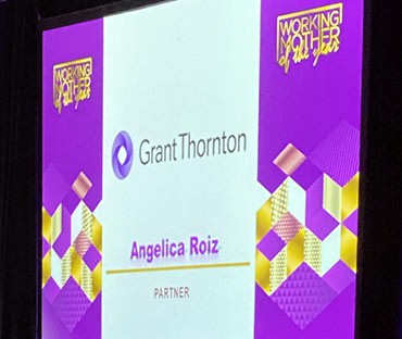 Angelica Roiz award ceremony on screen