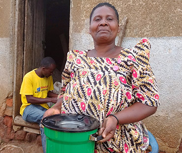Lady charcoal-efficient cookstove
